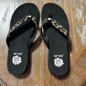 Brand new flip flops size 8